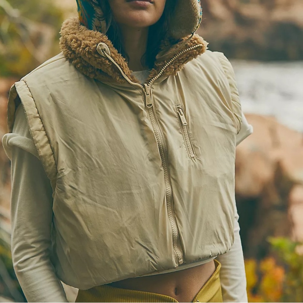 FP Movement Highline Reversible Sherpa Vest - Picture 13 of 13